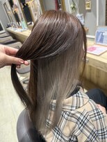 アクイール(ACCUEILLIR) グレージュインナーカラー