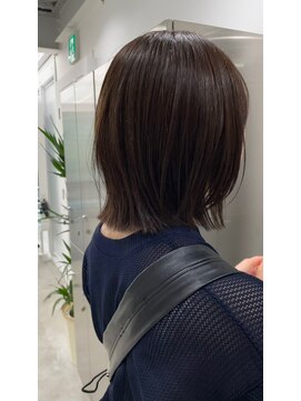 ミディアムレイヤー/グレージュカラー/透明感カラー