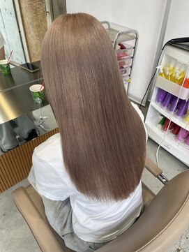 サンク 原宿 表参道(cinq) ミディアムレイヤーボブミルクティーベージュヘーゼルグレージュ