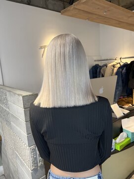カラ ヘアーサロン(Kala Hair Salon) ホワイトグレージュ