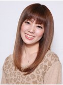 クールなサラ・ツヤストレート