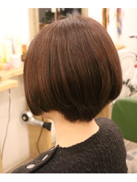 ファブリカ(fabrica) 前下がりのグラデーションボブ