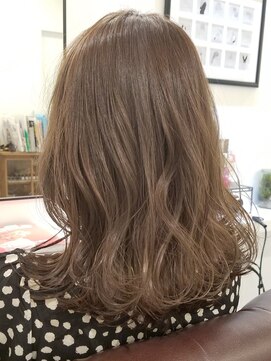 インビテーション(invitation) やわらか透明感ベージュ♪