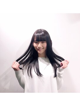 ルイス(L'wis) 浅川梨奈ちゃん！暗髪アッシュブラックとパッツン前髪☆朝長