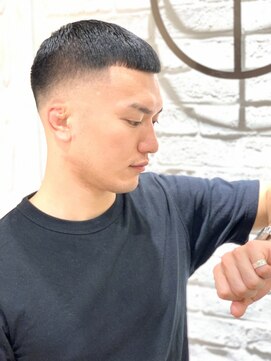 ヨシザワインク プレミアム 横浜 桜木町店(YOSHIZAWA Inc. PREMIUM) 20代30代ソリッドクロップフェード