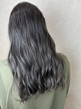 キュオンシア(CUEON. ciea) ロング×シルバーグレー×艶髪