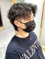 トローノ 栄(TRONO)&nbsp;【TRONO岩田】ツーブロックマッシュウルフセンターパートパーマ