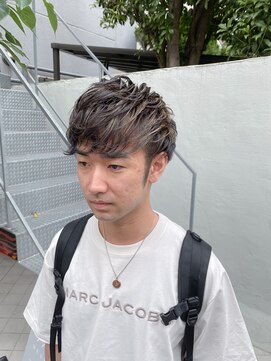 エウペ 渋谷(WEUPE) 束感/波巻き/ハイライト/マッシュパーマ