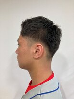 ミシュタ(mishuTA)&nbsp;フェード気味刈り上げスタイル