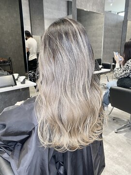 アミ(Ammi) ◆ダブルカラー/レイヤー/イルミナカラー/髪質改善/縮毛矯正