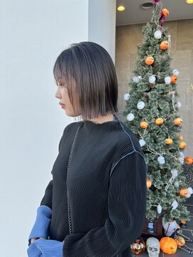 メゾン アヴァロ(Maison Avallo) 艶感タイト切りっぱなしボブ