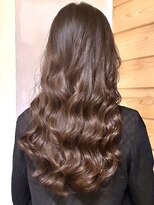 チョビー(Chobii)&nbsp;表参道 コテ巻き風パーマ デジタルパーマ 暗めカラー韓国風