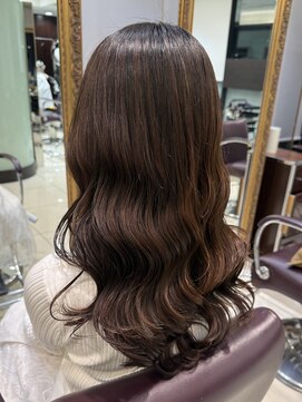 アメリ バイ アピッシュ(Amelie by apish) コテ巻き風パーマ韓国風パーマロングパーマ前髪パーマ