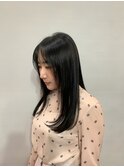 暗髪ロングフェイスレイヤー