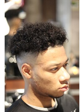 キングスマントーキョー 立川店(KINGSMAN TOKYO) 外国人風ツイストパーマ