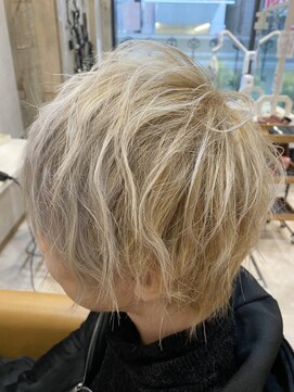 ヘアーサロン キー(Key) メンズハイトーン♪無造作スパイラルパーマ ホワイトカラー