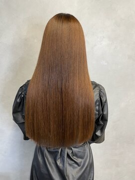 アイユー(ii+U) ロング　ストレート　髪質改善トリートメント　暗髪