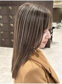 白髪ぼかしも対応可オトナベージュ系細めハイライト