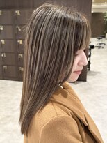 ビスポーク(BESPOKE)&nbsp;白髪ぼかしも対応可オトナベージュ系細めハイライト