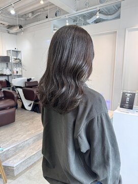 ロカ 表参道(loka) 似合わせ/オリーブベージュ[表参道/ブリーチ/ハイライト]Mai