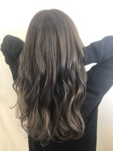 気になってきた白髪も自然に馴染ませます*いつまでもナチュラルに若々しいスタイルを[柏/柏駅]