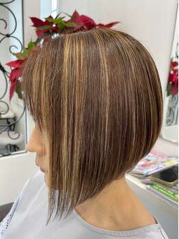 サロンドノア(Salon de NoA)の写真/気になる白髪もしっかり染めてくれる◎ハイライトでデザイン性の高い仕上がりに♪白髪カバーで若見えに♪