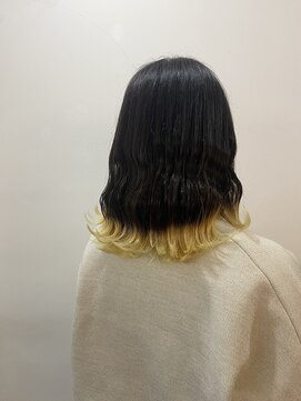 ヘアーアンドメイクアップモパ 裾カラー