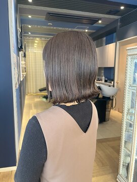 コワファースト 大分(COIFF1RST) アッシュグレージュカラーのボブ