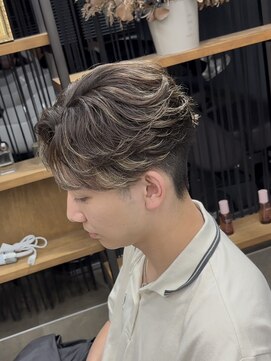 オーバルバイアピッシュ(OVARL by apish) ハイライトセンターパート毛流れフェザーリバースパーマ