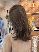 ピンクベージュレイヤーボブニュアンスカラー外ハネボブショート