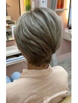 スリーバイエイム(03 eim)&nbsp;大人ショート＊白髪ぼかしハイトーンカラー