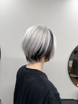 ロクス(LOUCS) white×black