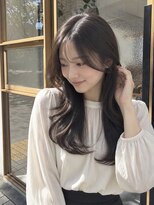クシェル バイ リリア(kuschel by LILIA.)&nbsp;柔らかなロングレイヤーの艶髪