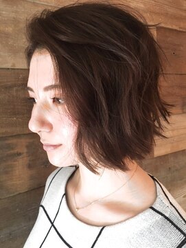 レオニード 表参道(LEONID) 30代大人なオシャレが好きな方におすすめ前下がりボブ