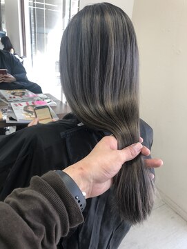 ノア(NOA by KENJE) バレイヤージュ  グレー .