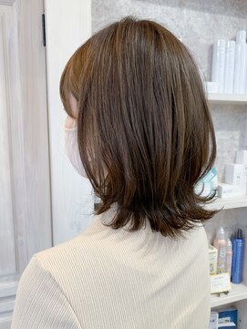 キャアリー(Caary) 福山市美容室Caary 人気ペールベージュ外ハネくびれミディアム