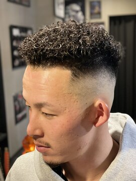バーバー スタジオ ラフテル(Barber Studio RAFTEL) ショートアフロ