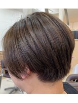 カットハウス はさみの部屋&nbsp;大人女性/ツーブロックショート/流しバング/ベージュカラー