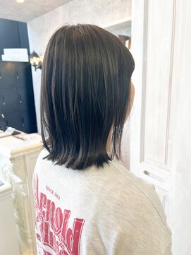 キャアリー(Caary) 福山美容室Caary 切りっぱなし外ハネミディアム透明感10代20代