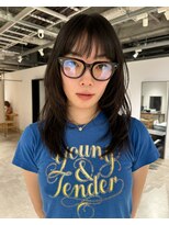 アデ オモテサンドウ(ade omotesando)&nbsp;人気のレイヤーをストレートタッチで作るナチュラル黒髪スタイル