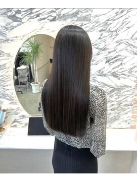 プアメリア 名古屋(Puamelia) 縮毛矯正髪質改善切りっぱなしレイヤーイヤリングカラー白髪染め