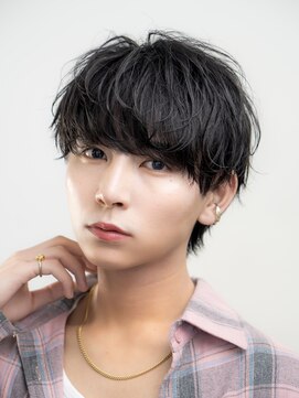 オーシャントーキョーオーバー 渋谷(OCEAN TOKYO OVER) 韓国ヘアカルマニュアンスコンマバングセンターパート黒髪ウルフ