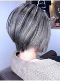 ショートボブ×脱白髪染めホワイトバレイヤージュ×ブリーチ２回