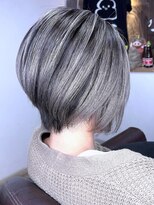 ブレイズヘアー(BLAZEhair) ショートボブ×脱白髪染めホワイトバレイヤージュ×ブリーチ2回