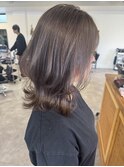 20代30代アッシュグレージュミディアムウルフ伸ばしかけ