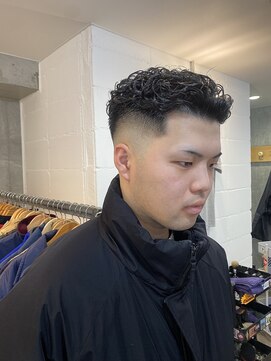 グッドプレイスアンドシング(Good Place&thing) メンズカットフェードスキンフェードメンズパーマ極道パーマ