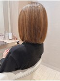 美髪ミディアムボブ似合わせグレージュ小顔メッシュ段カット50代