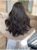 派手にならないハイライト白髪ぼかし