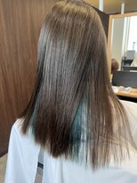 ビスポーク(BESPOKE)&nbsp;20代30代大人可愛い透明感イヤリングカラーオリーブアッシュ