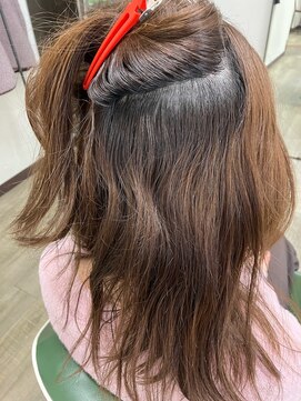 パーマ屋カラフル 癖毛をカラートリートメントと縮毛矯正で扱いやすく